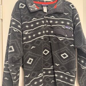 Patigonia Geometric Fleece